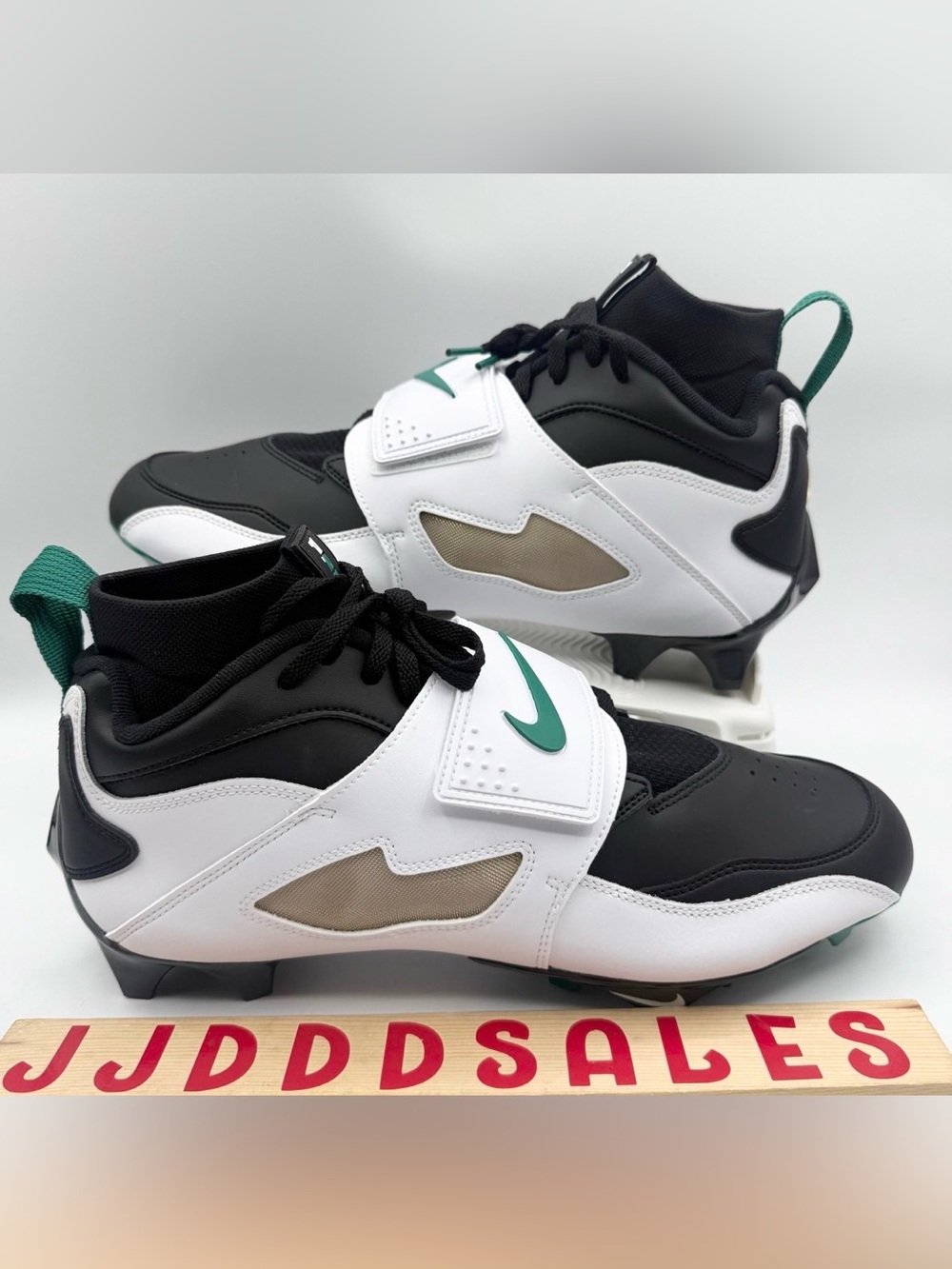 Nike Diamond Turf 93 TD Football Cleats 'Emerald' Eagles HF5298-102 Men’s Sz 9.5